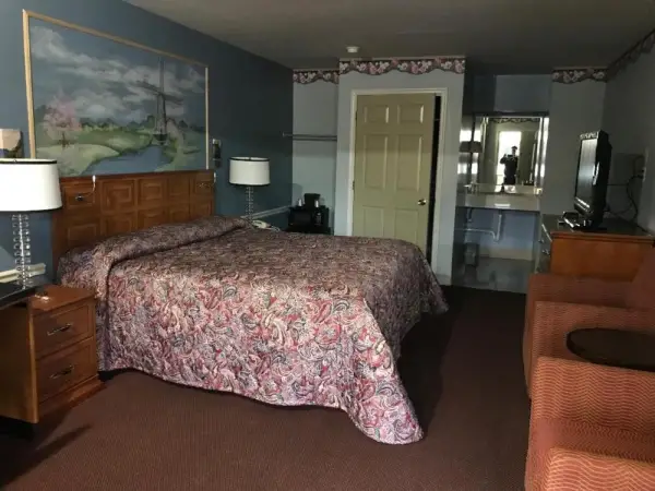 Village Inn 7